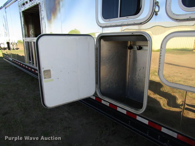 image for item DG1220 2000 Sooner horse trailer