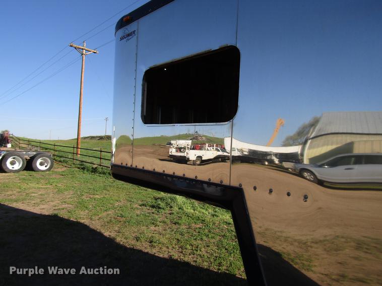 image for item DG1220 2000 Sooner horse trailer