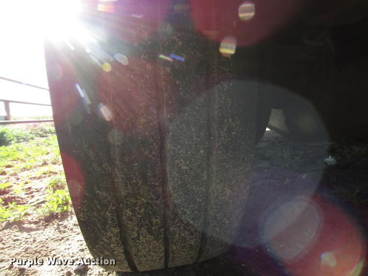 image for item DG1220 2000 Sooner horse trailer