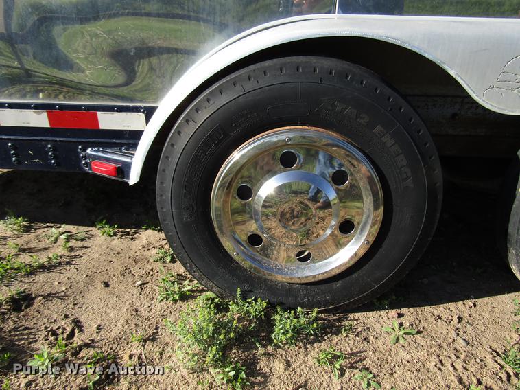 image for item DG1220 2000 Sooner horse trailer