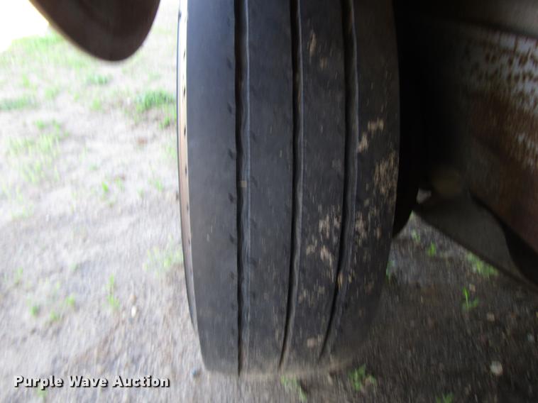 image for item DG1220 2000 Sooner horse trailer