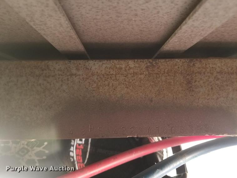 image for item DG1220 2000 Sooner horse trailer