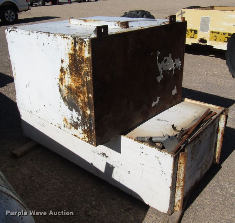 image for item DG1240 (2) tanks