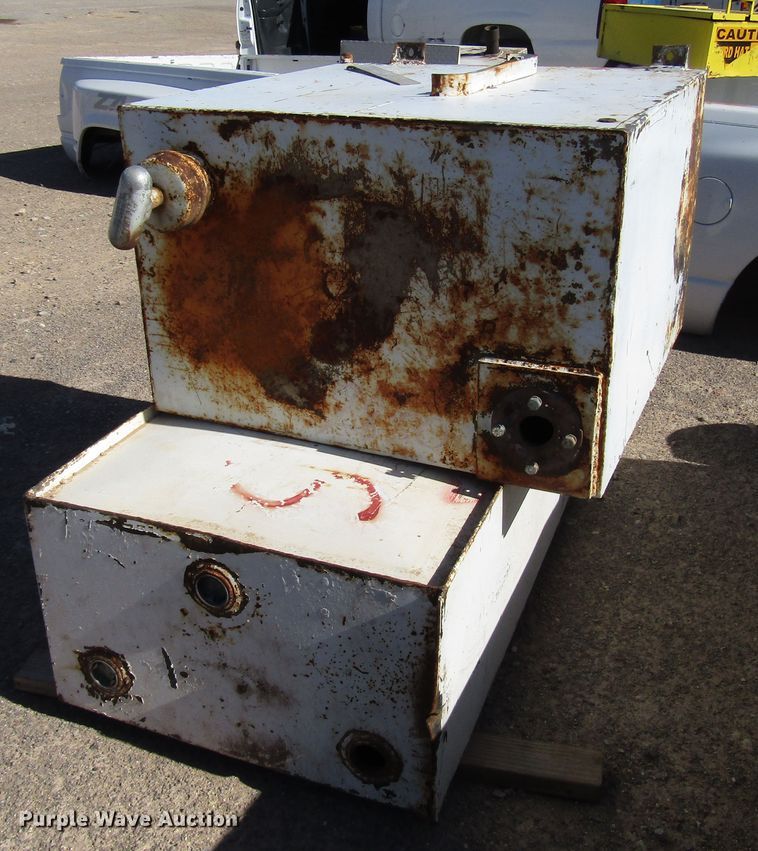 image for item DG1240 (2) tanks