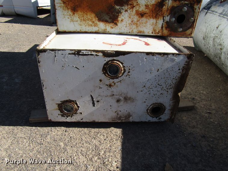 image for item DG1240 (2) tanks