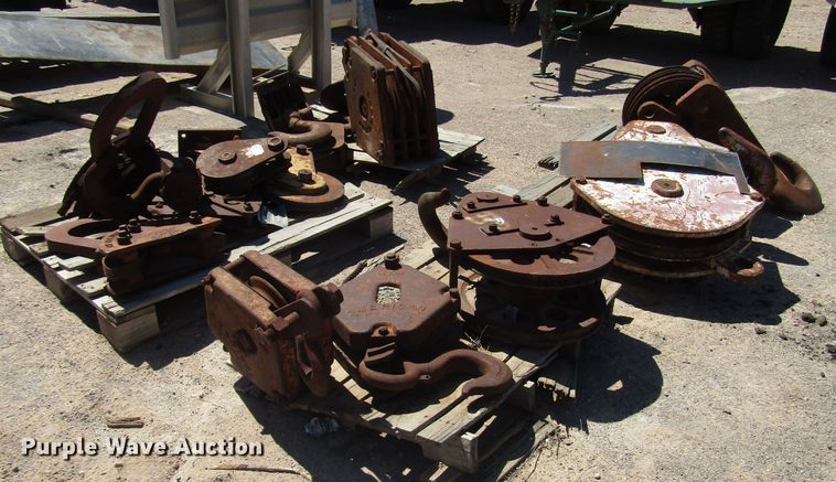 image for item DG1246 (7) crane blocks and hooks