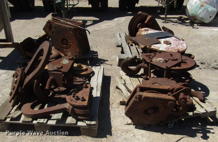 image for item DG1246 (7) crane blocks and hooks
