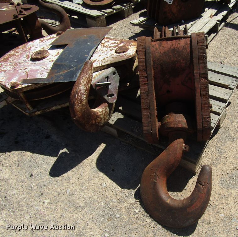 image for item DG1246 (7) crane blocks and hooks