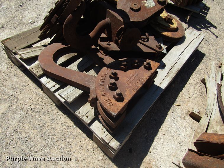 image for item DG1246 (7) crane blocks and hooks