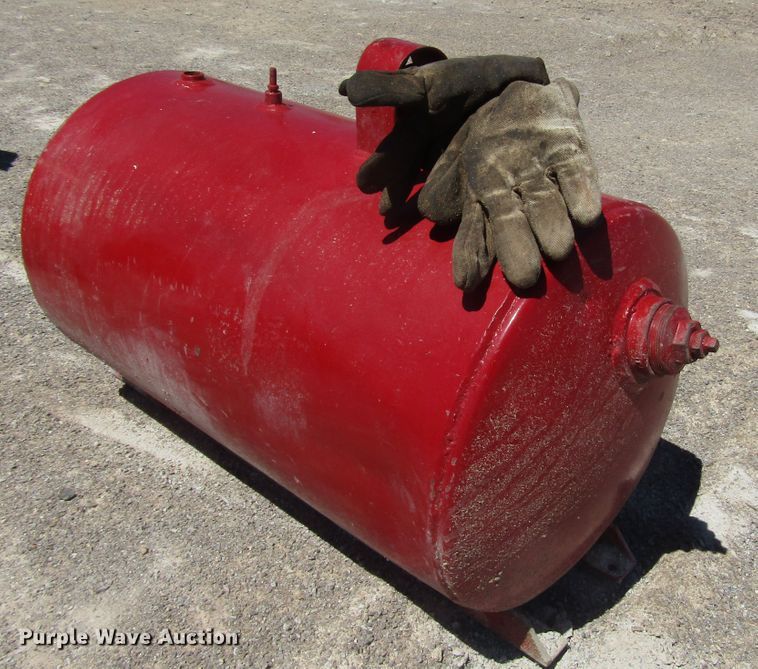 image for item DG1249 (2) tanks