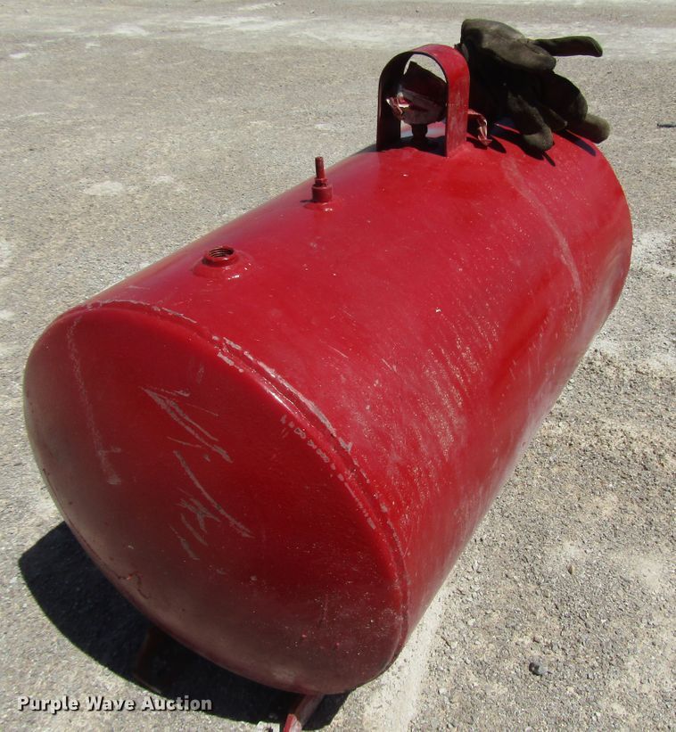 image for item DG1249 (2) tanks