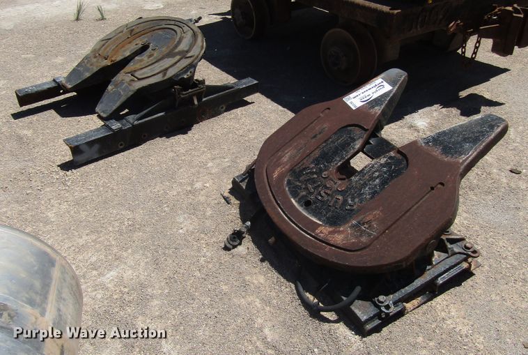 image for item DG1250 (2) fifth wheel hitches