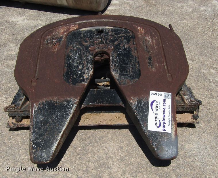 image for item DG1250 (2) fifth wheel hitches