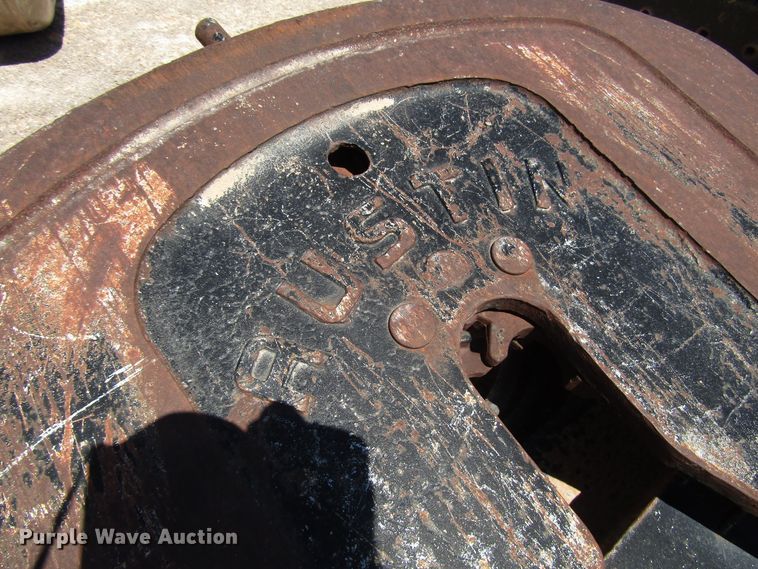 image for item DG1250 (2) fifth wheel hitches