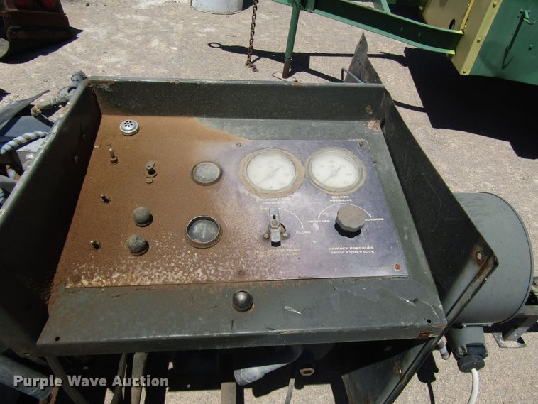 image for item DG1253 (2) Ingersoll Rand MC2A air compressors