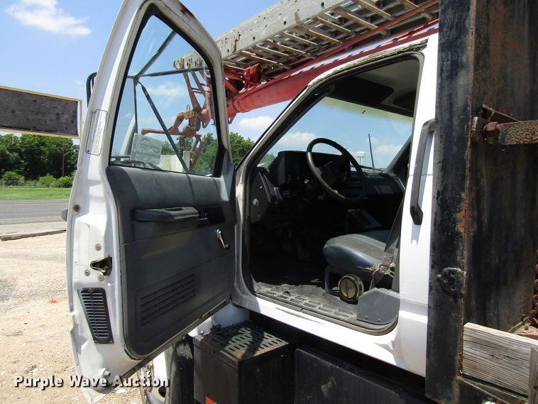 image for item DG1273 1991 GMC TopKick C6500 bucket truck