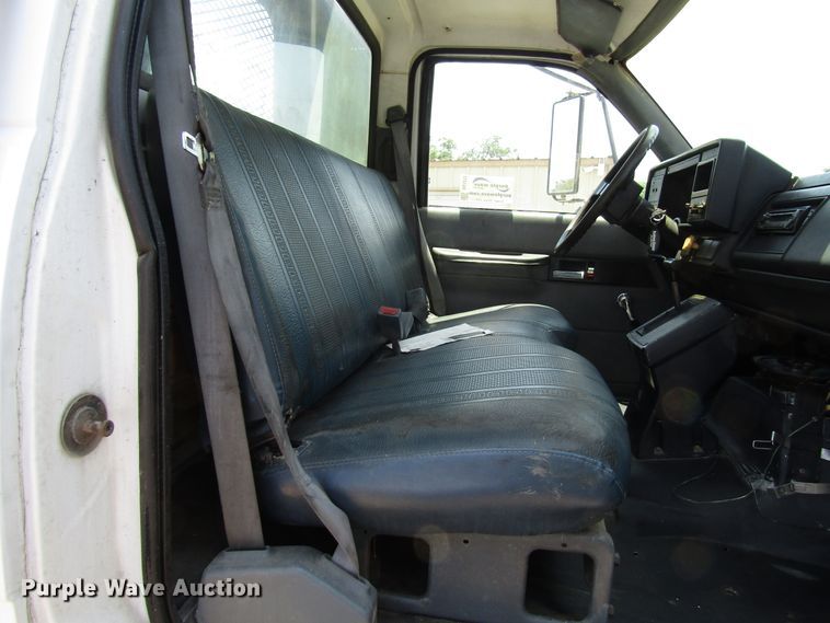 image for item DG1273 1991 GMC TopKick C6500 bucket truck