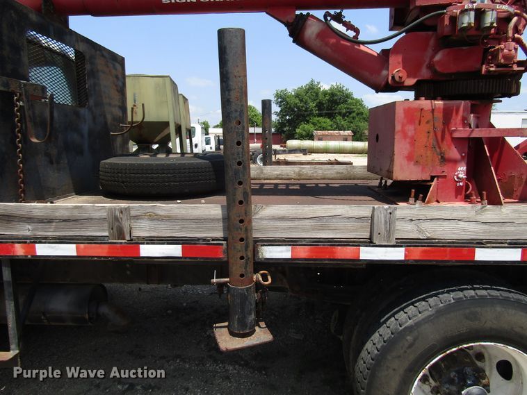 image for item DG1273 1991 GMC TopKick C6500 bucket truck
