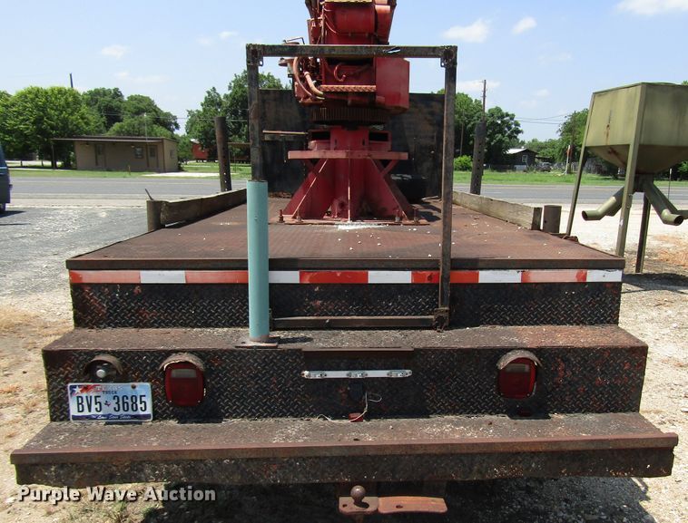 image for item DG1273 1991 GMC TopKick C6500 bucket truck