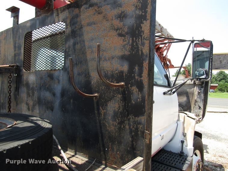 image for item DG1273 1991 GMC TopKick C6500 bucket truck