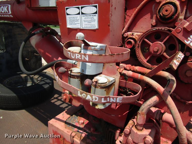 image for item DG1273 1991 GMC TopKick C6500 bucket truck