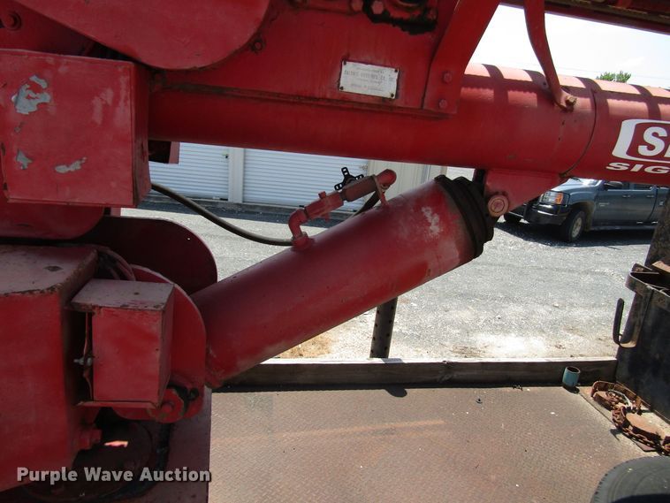 image for item DG1273 1991 GMC TopKick C6500 bucket truck