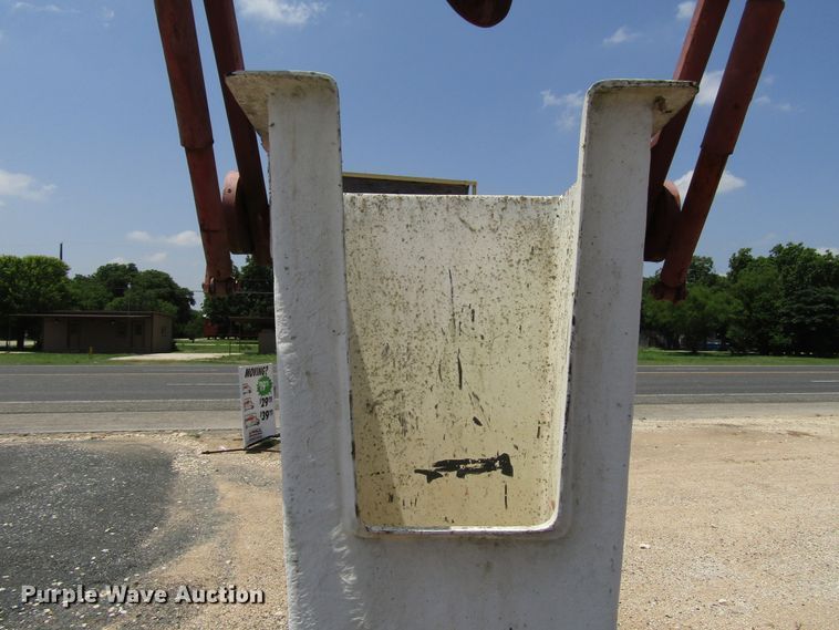 image for item DG1273 1991 GMC TopKick C6500 bucket truck