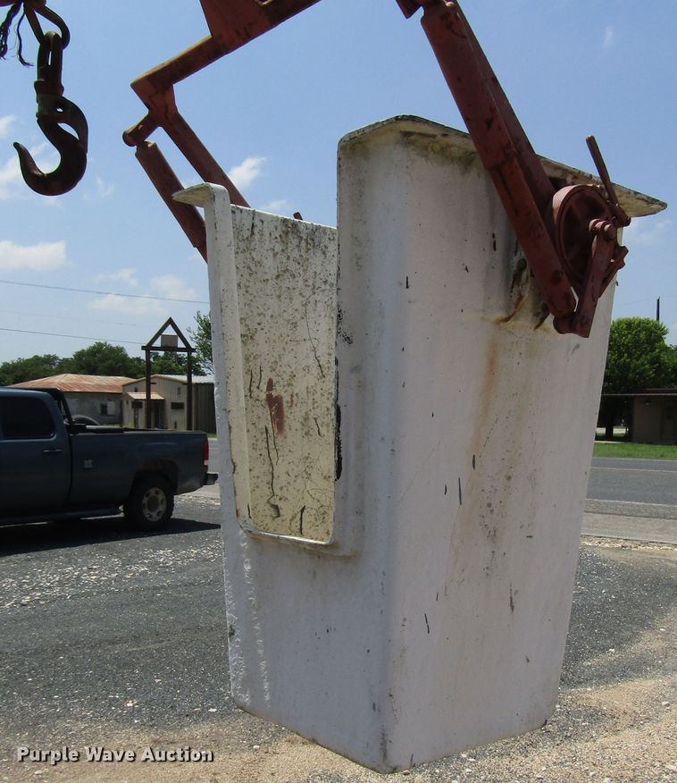 image for item DG1273 1991 GMC TopKick C6500 bucket truck