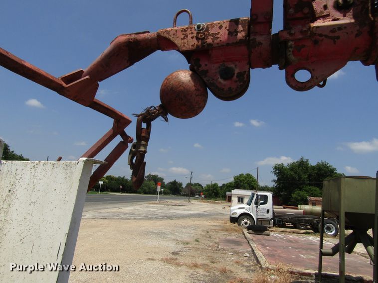 image for item DG1273 1991 GMC TopKick C6500 bucket truck