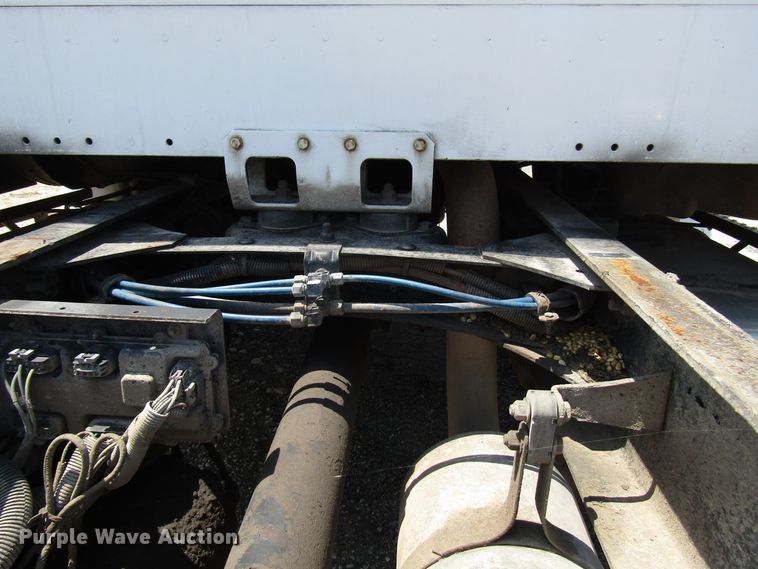 image for item DG1274 2007 Freightliner Business Class M2 truck cab and chassis