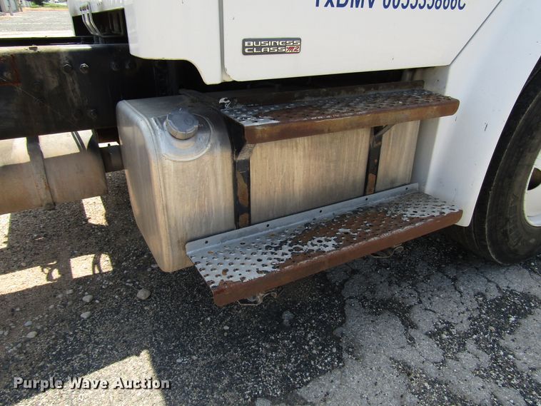 image for item DG1274 2007 Freightliner Business Class M2 truck cab and chassis