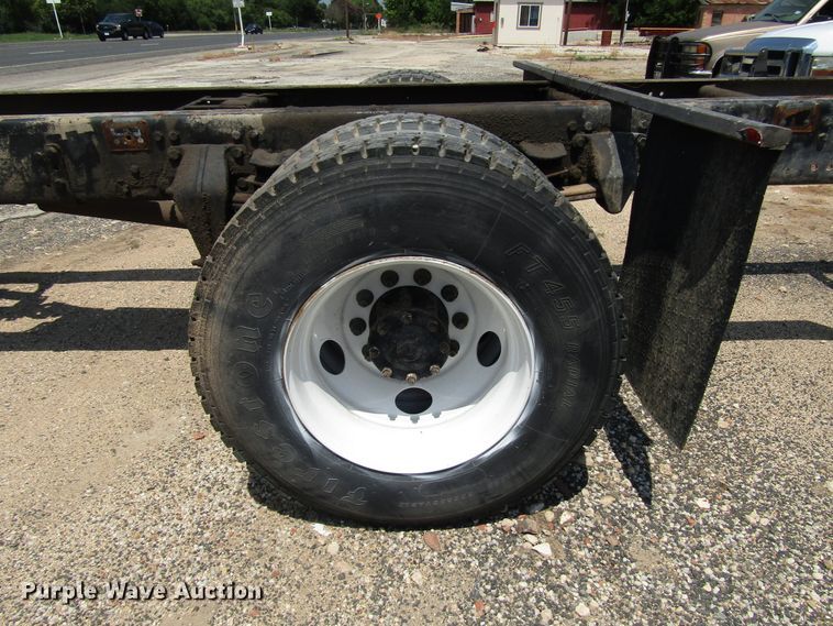 image for item DG1274 2007 Freightliner Business Class M2 truck cab and chassis