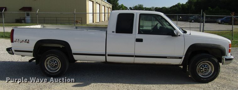 image for item DG1283 1998 GMC Sierra 2500 Ext. Cab pickup truck