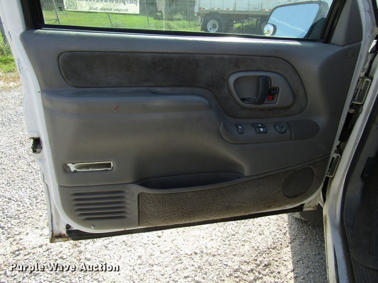 image for item DG1283 1998 GMC Sierra 2500 Ext. Cab pickup truck