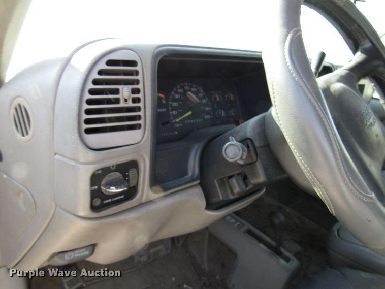 image for item DG1283 1998 GMC Sierra 2500 Ext. Cab pickup truck