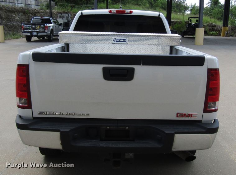 image for item DG1304 2013 GMC Sierra 2500HD Ext. Cab pickup truck