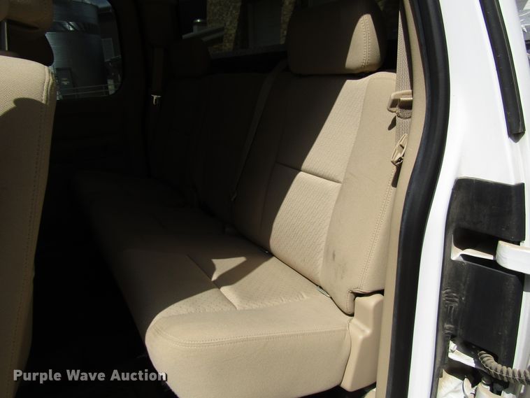 image for item DG1304 2013 GMC Sierra 2500HD Ext. Cab pickup truck