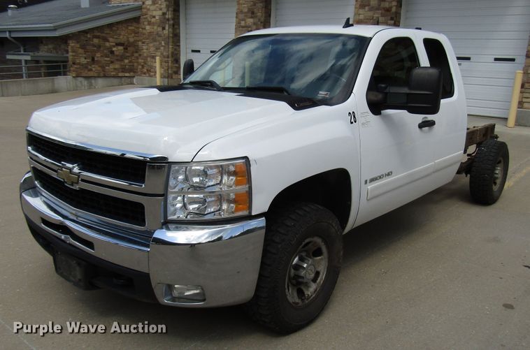 image for item DG1305 2008 Chevrolet Silverado 3500HD Ext. Cab pickup truck