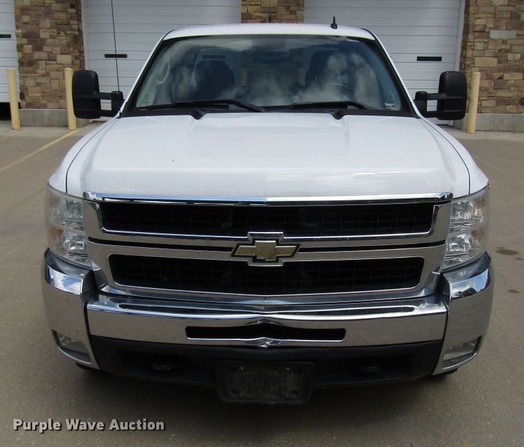 image for item DG1305 2008 Chevrolet Silverado 3500HD Ext. Cab pickup truck