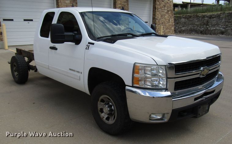 image for item DG1305 2008 Chevrolet Silverado 3500HD Ext. Cab pickup truck