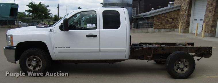 image for item DG1305 2008 Chevrolet Silverado 3500HD Ext. Cab pickup truck