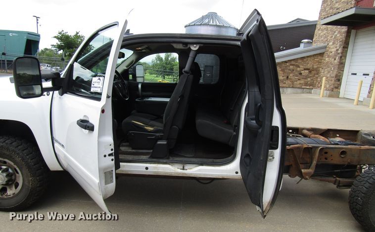 image for item DG1305 2008 Chevrolet Silverado 3500HD Ext. Cab pickup truck