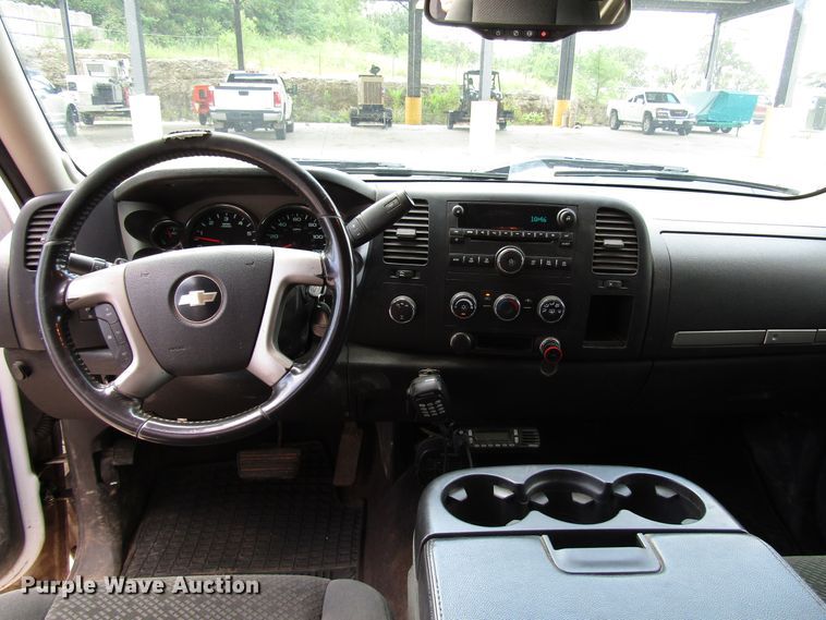image for item DG1305 2008 Chevrolet Silverado 3500HD Ext. Cab pickup truck
