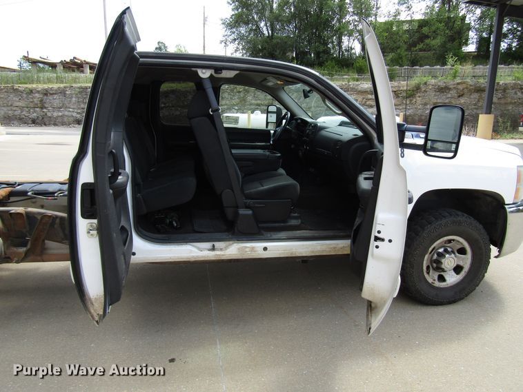 image for item DG1305 2008 Chevrolet Silverado 3500HD Ext. Cab pickup truck