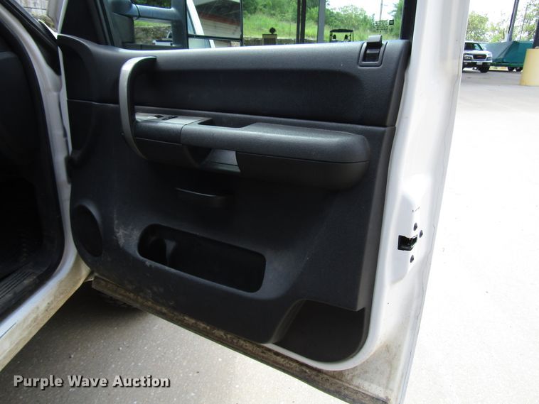 image for item DG1305 2008 Chevrolet Silverado 3500HD Ext. Cab pickup truck