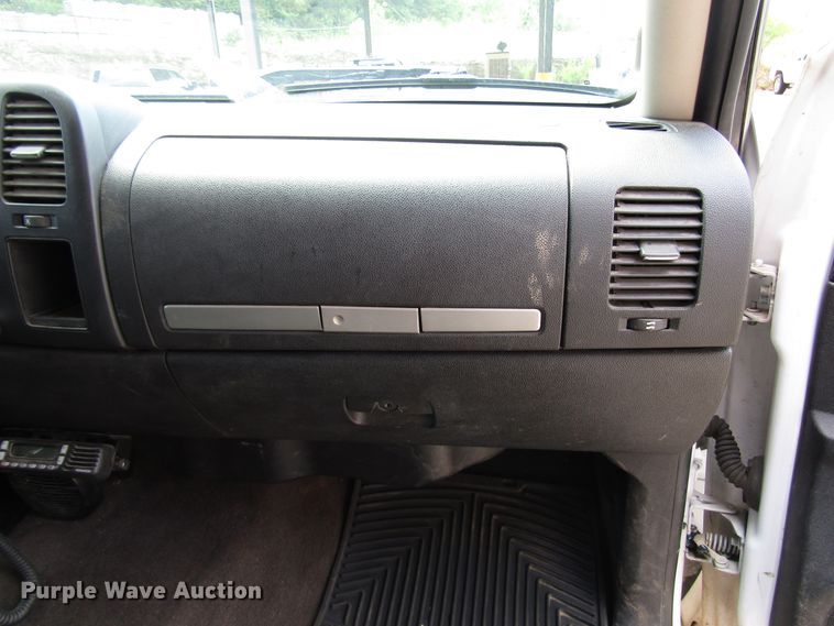 image for item DG1305 2008 Chevrolet Silverado 3500HD Ext. Cab pickup truck