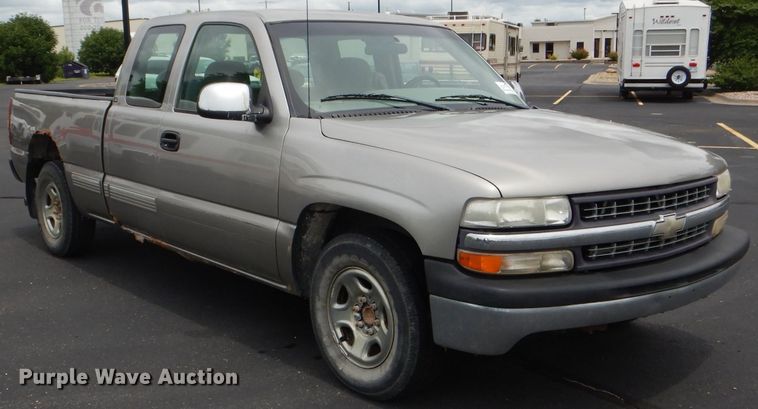 image for item DG4772 2000 Chevrolet Silverado 1500 Ext. Cab pickup truck