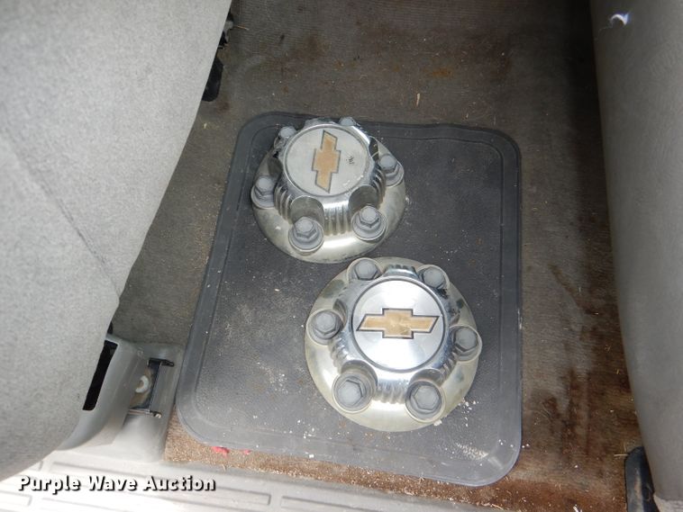 image for item DG4772 2000 Chevrolet Silverado 1500 Ext. Cab pickup truck