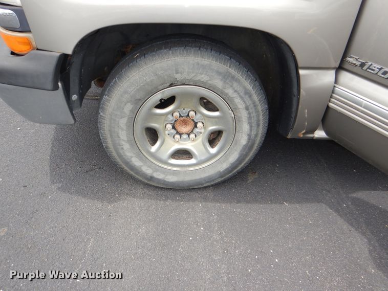 image for item DG4772 2000 Chevrolet Silverado 1500 Ext. Cab pickup truck