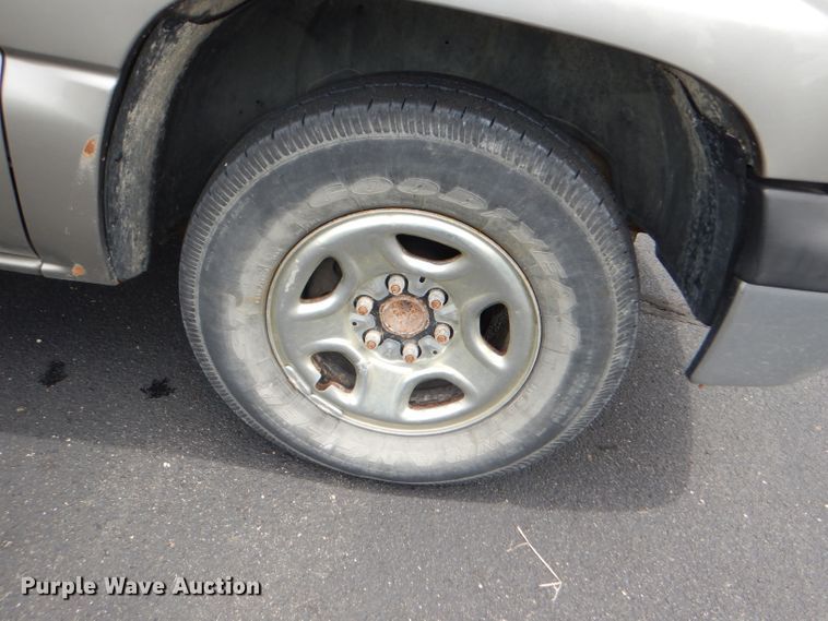 image for item DG4772 2000 Chevrolet Silverado 1500 Ext. Cab pickup truck